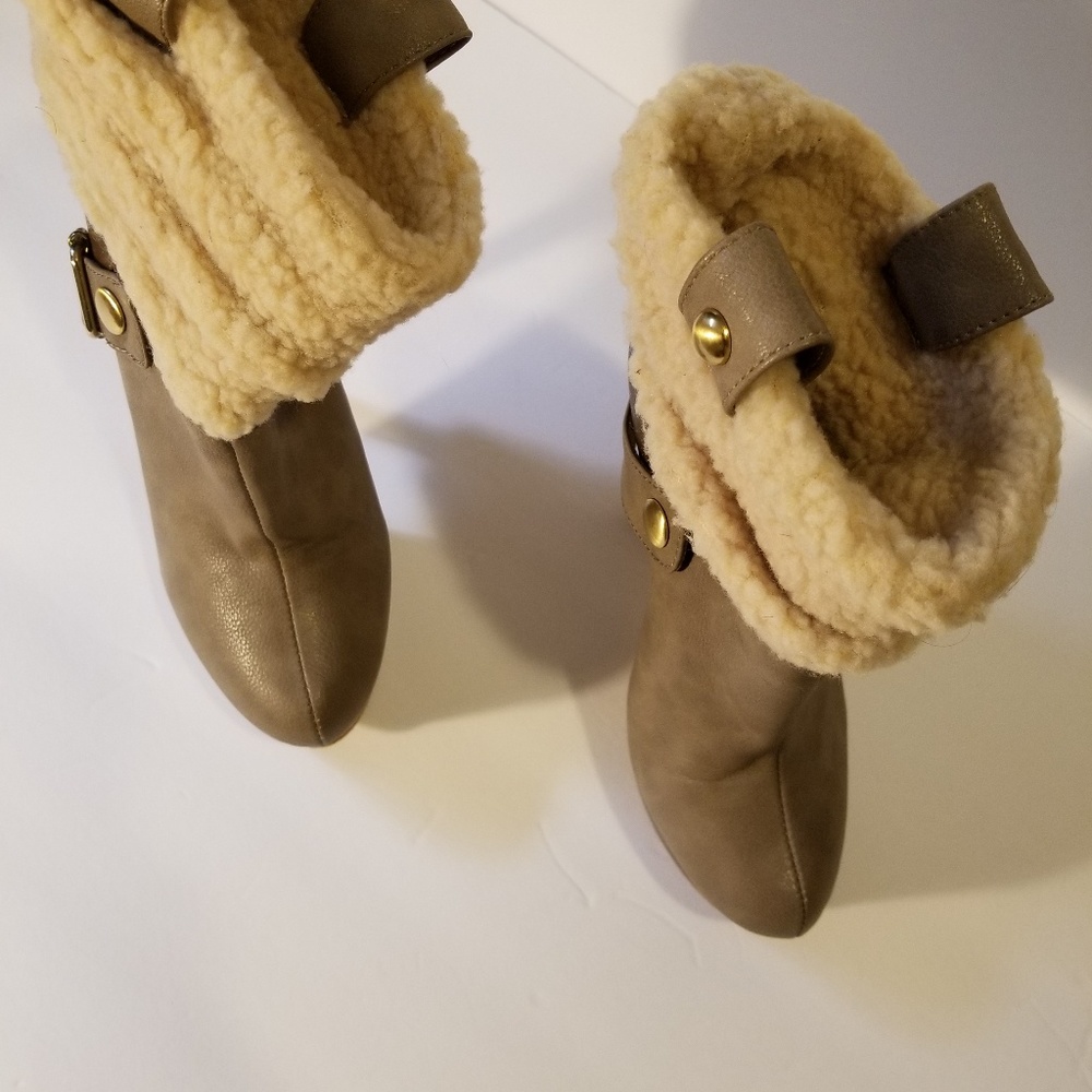Sherpa Two toned Stilettos boots - Picture 8 of 8